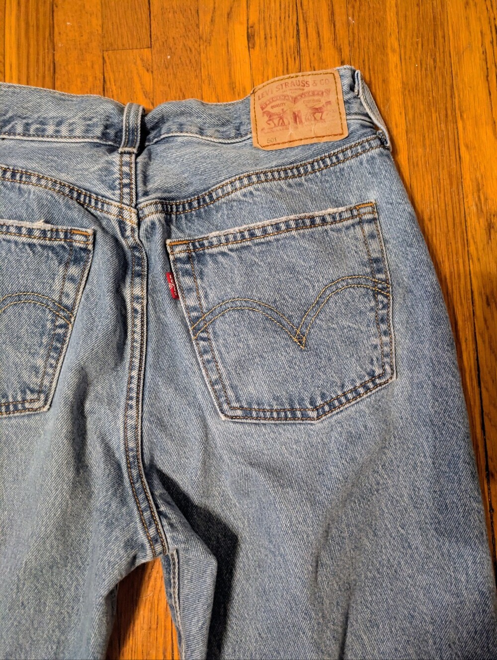 Levi's 501 Button Fly Jeans | Light Wash Denim | Women's Size W28 L30 - Picture 11 of 11